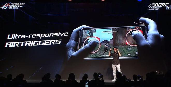 ROG Phone正式发布：AeroActive冷却器AirTrigger完胜红魔(图7)