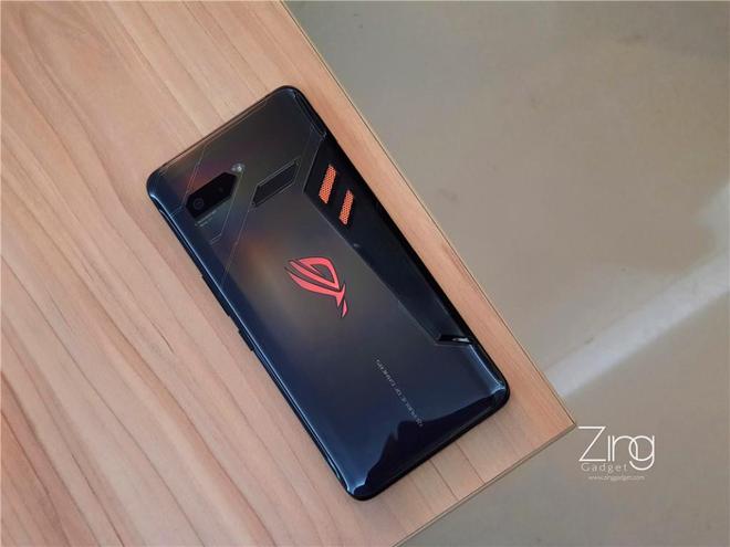 ROG Phone正式发布：AeroActive冷却器AirTrigger完胜红魔(图12)